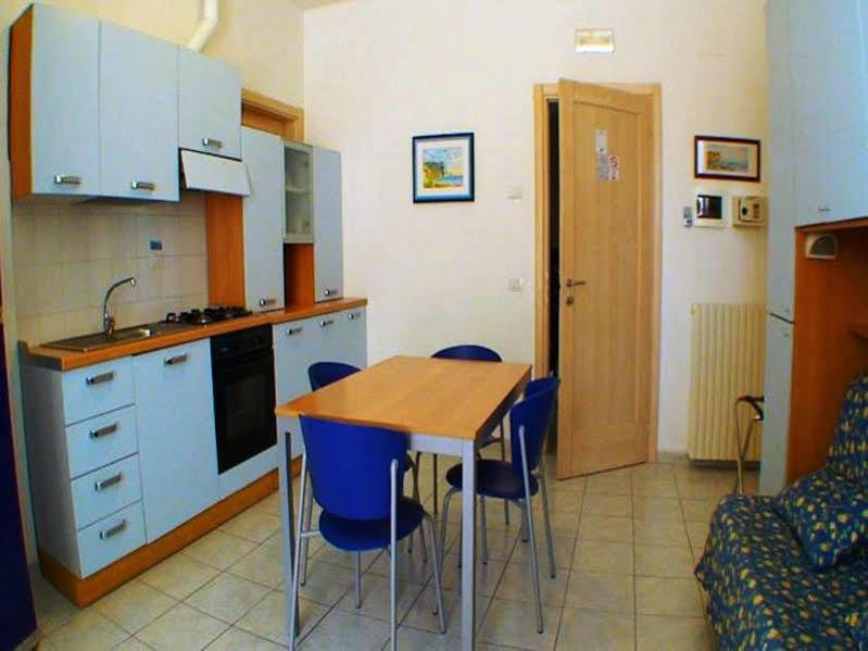 Hotel Residence Il Conero 2 Numana Exterior foto